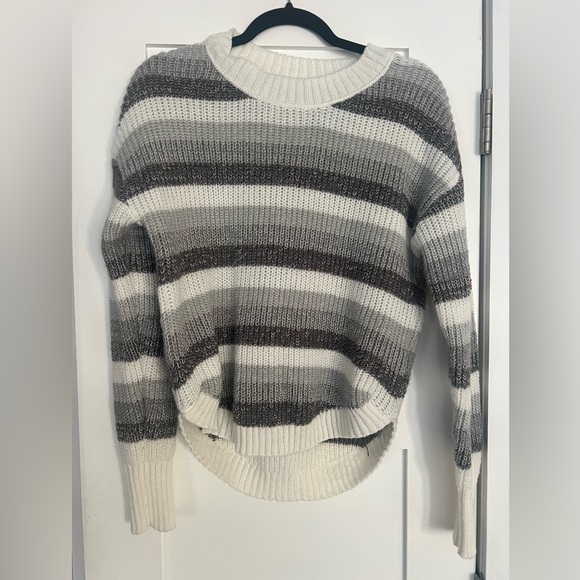 Kohl's SO Good for Life Grey & White Stripe Sweater ~ Medium ~ Juniors - Picture 1 of 9